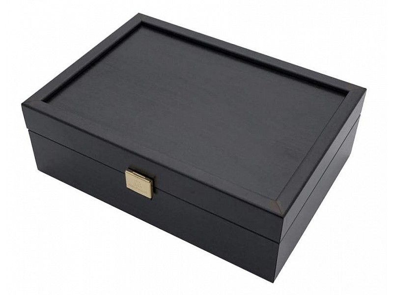 Black wooden chess case