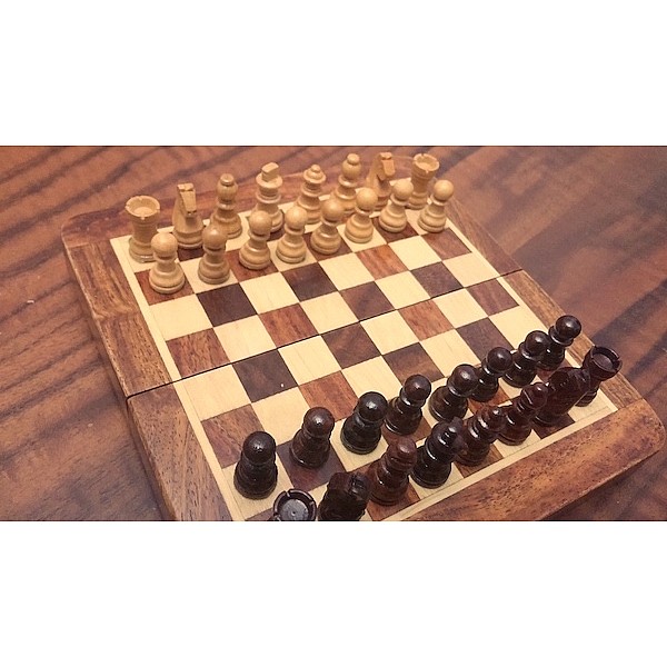 Magnetic chess set 