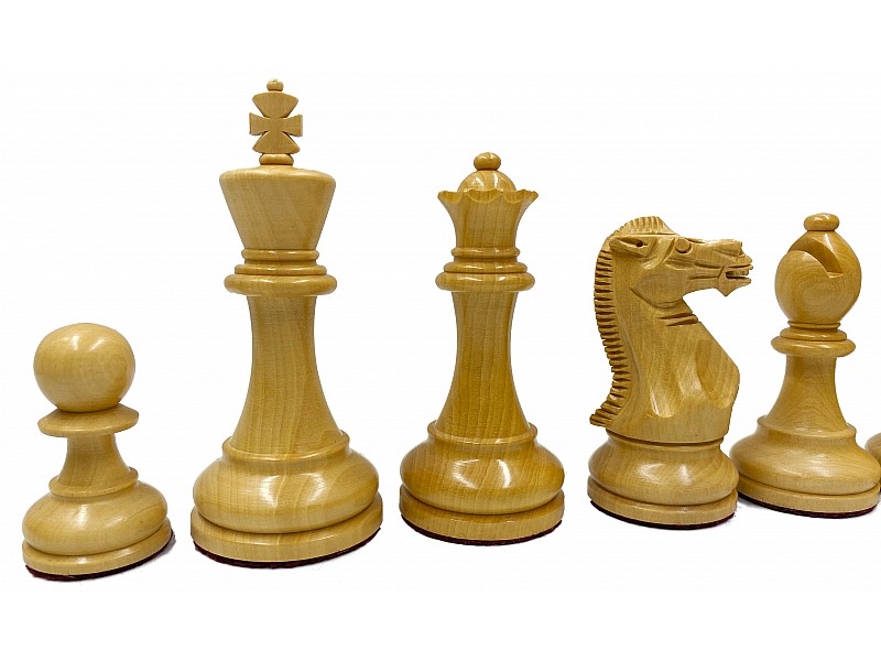 Piezas de ajedrez de Judit Polgar con estuche de madera