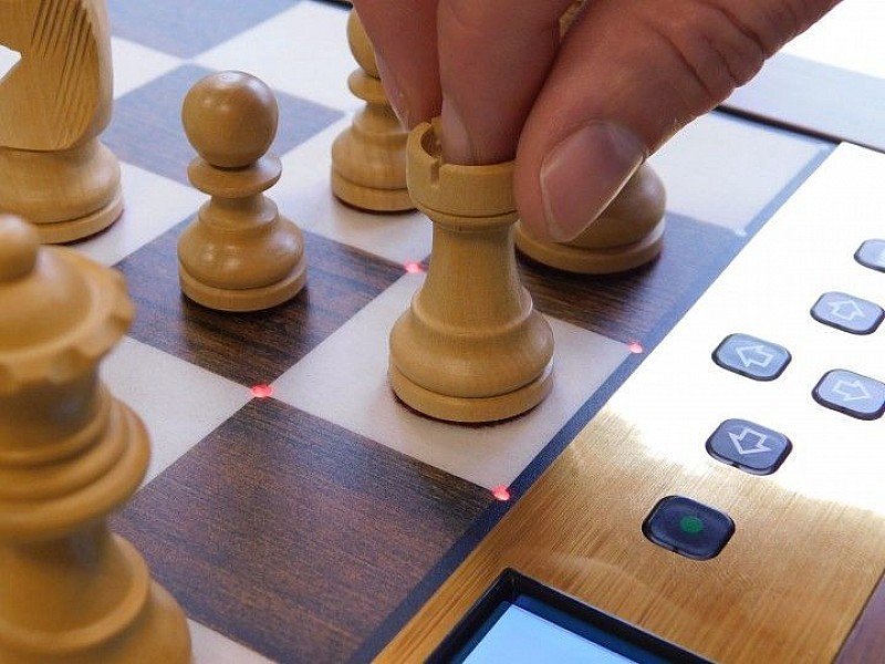 Die Königsleistung, Millennium Schachcomputer