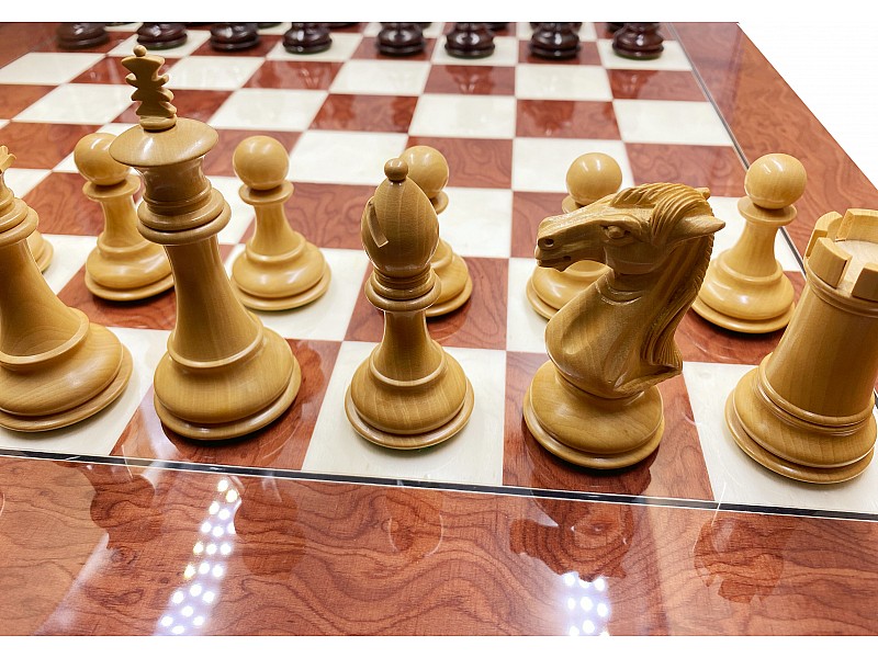 Royal knight redwood/badauk 4" chess pieces  