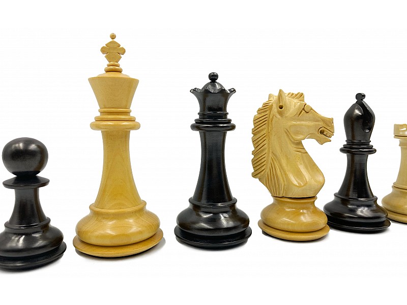 August  maple/black laquered  4.21" chess pieces  & wooden case