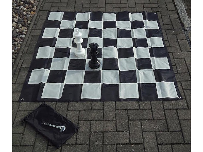 Giant chess surface for 11.81" chess set