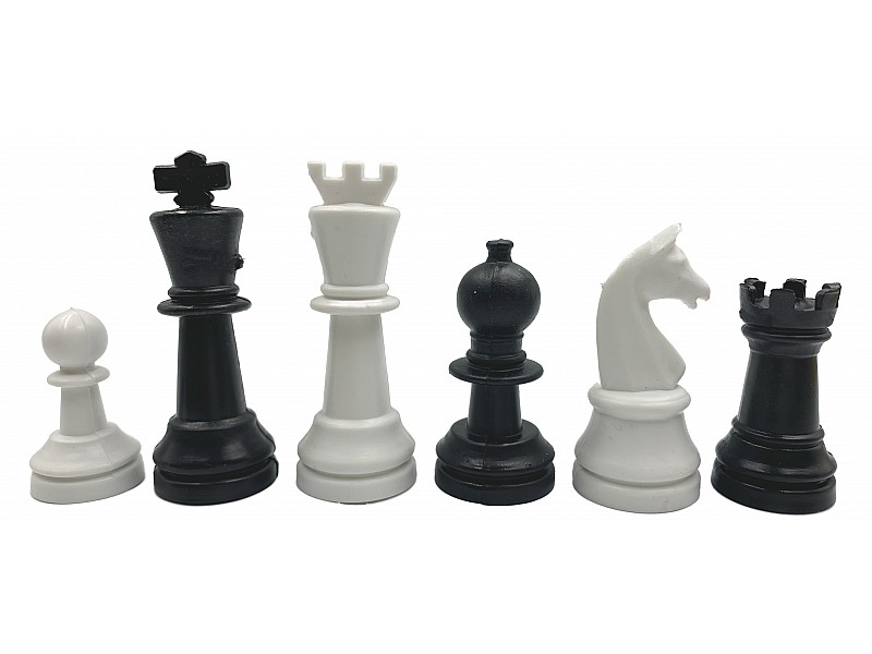 Piezas de ajedrez de plástico simples de 2.75