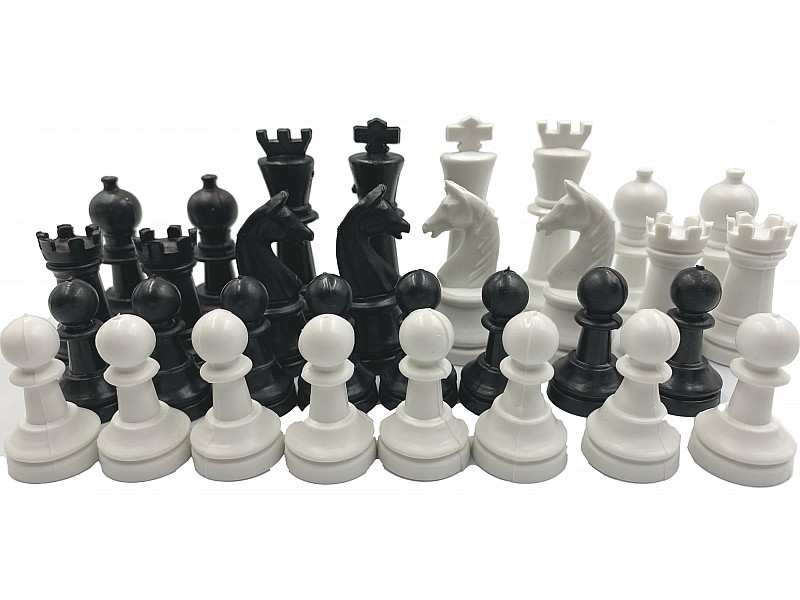 Simple plastic chess pieces  2.75" 