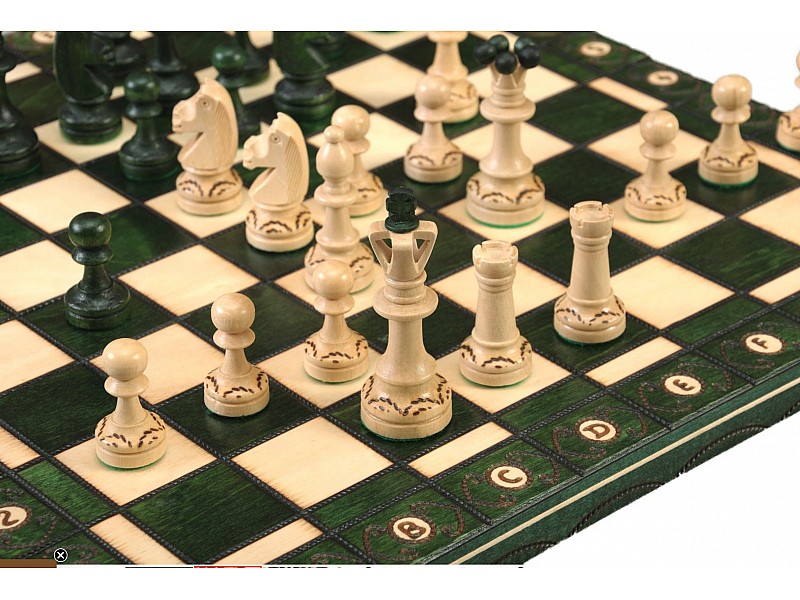 17.75" wooden chess set Senator green 