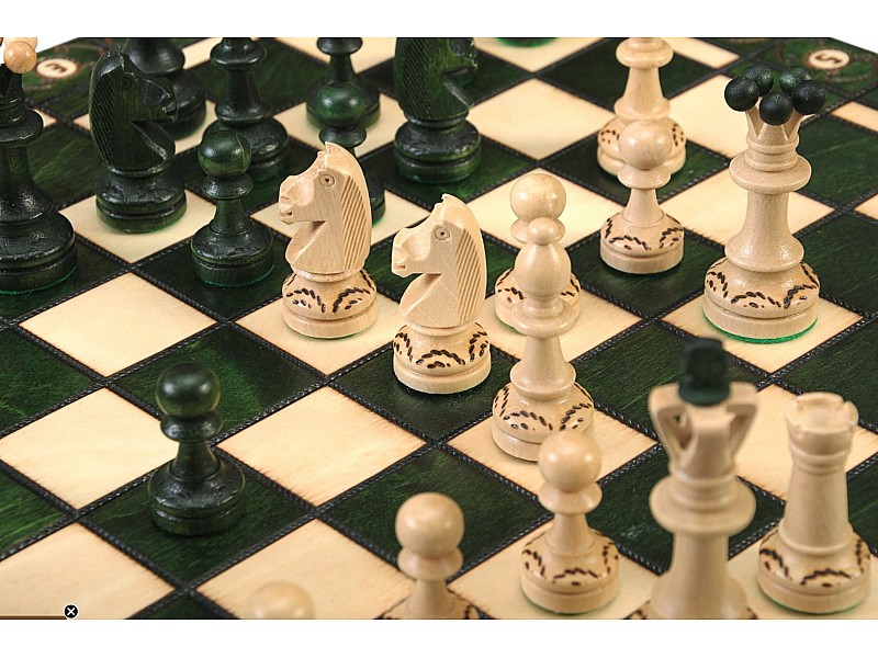 17.75" wooden chess set Senator green 