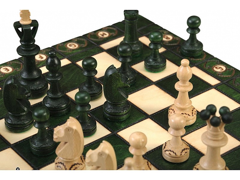 17.75" wooden chess set Senator green 