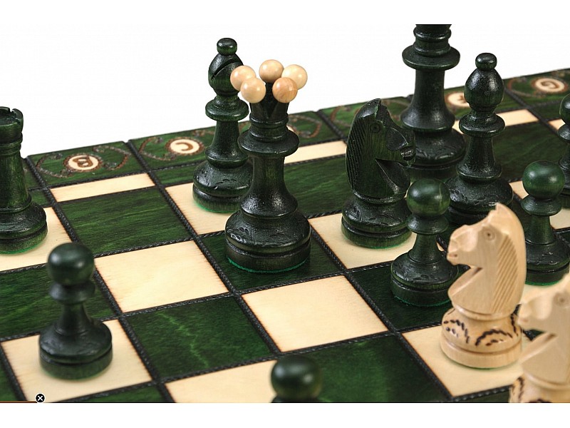 17.75" wooden chess set Senator green 