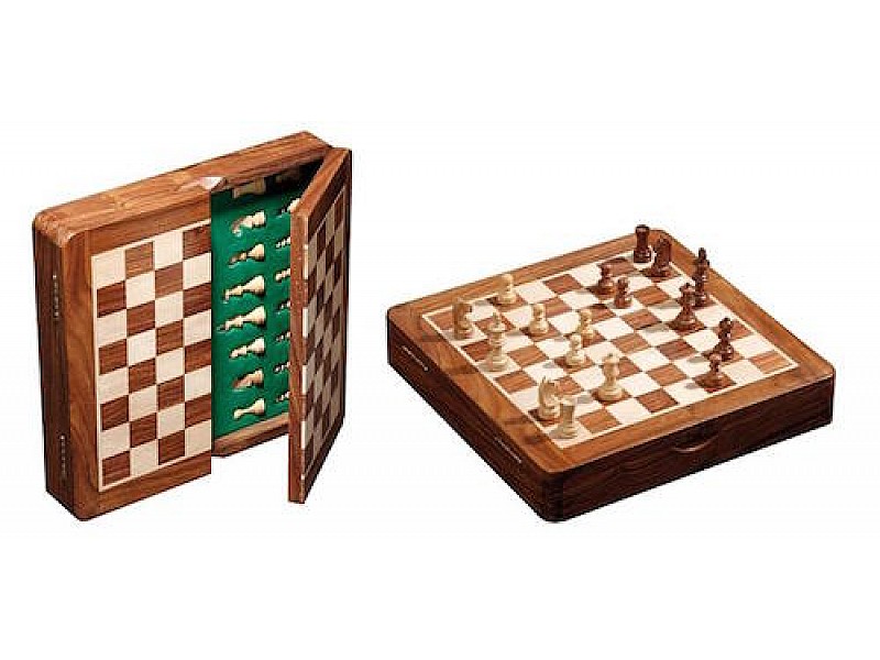 Magnetic chess set 